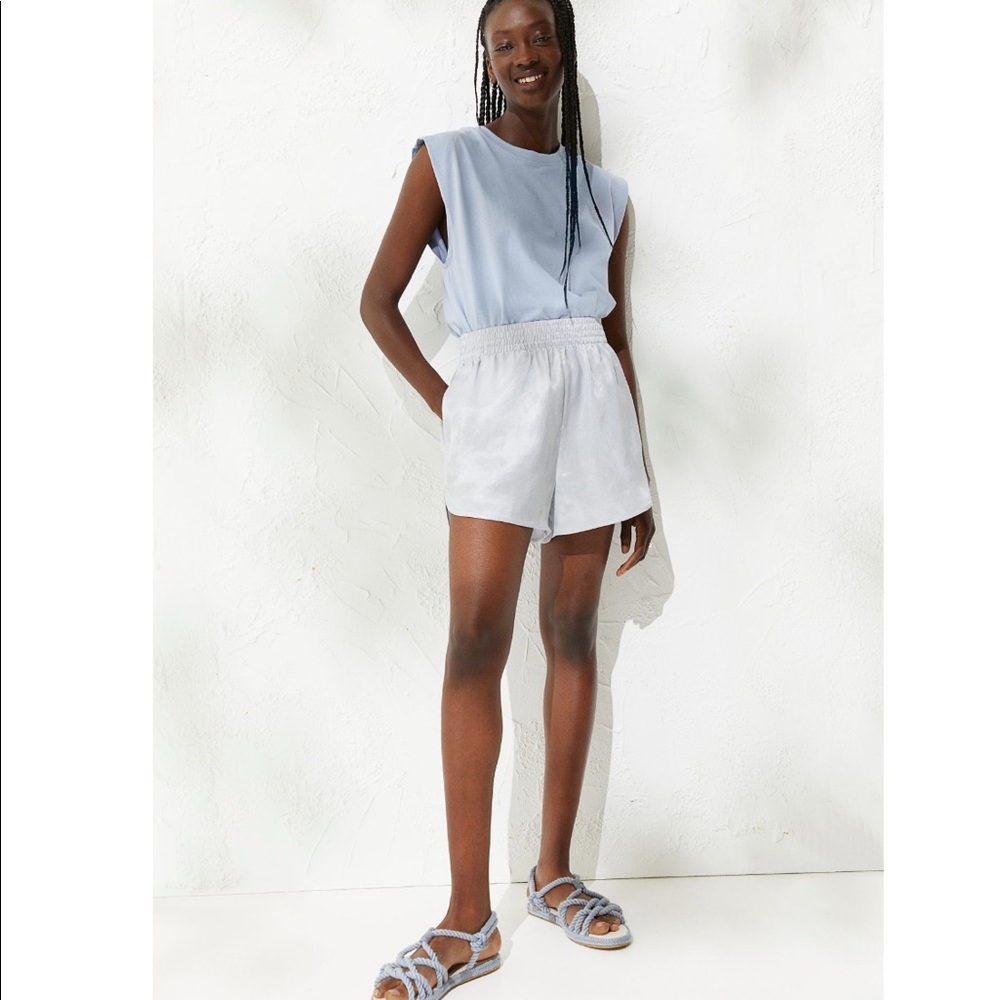 High-waist Lyocell Woven H&M SHORTS - NWT light-blue gray-blue